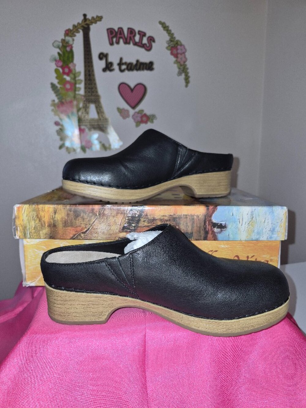 NIB Bella Vita Women's Motto Clogs.